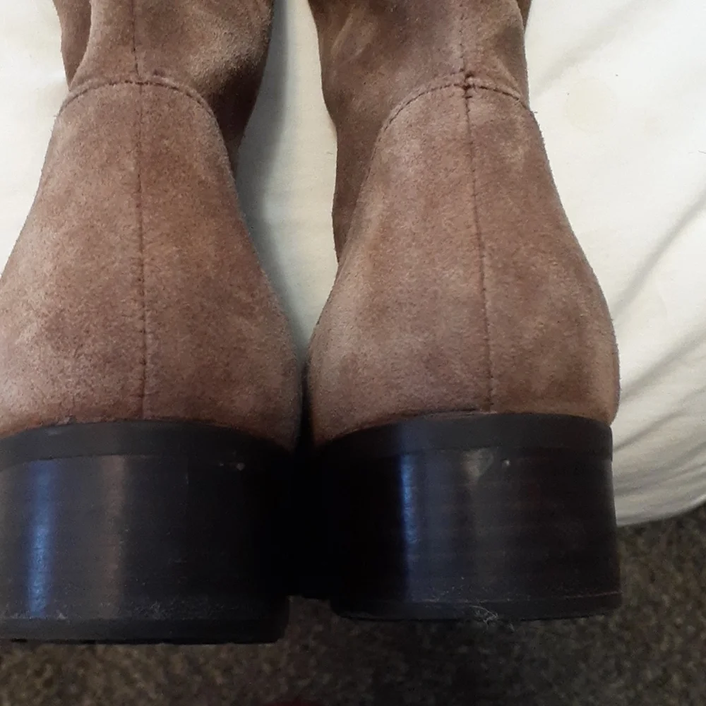 Boot - Picture 4 of 6